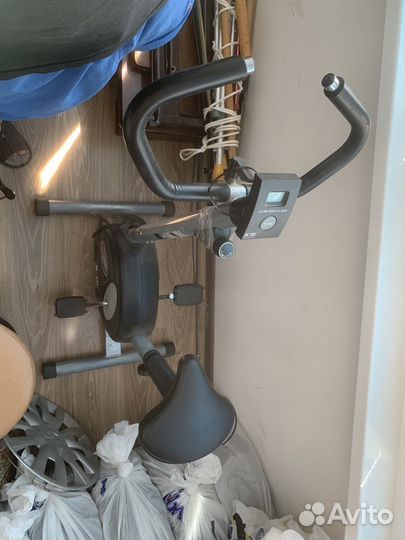 Велотренажер; беговая дорожка