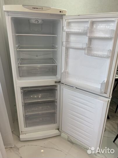 Холодильник LG