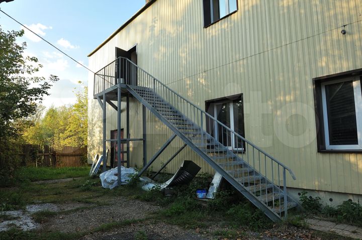 Здание, 630.5 м²