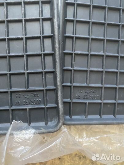 Коврики ризиновые оригинал Гелик)не комлект