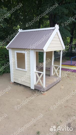 Деревянный домик для детей
