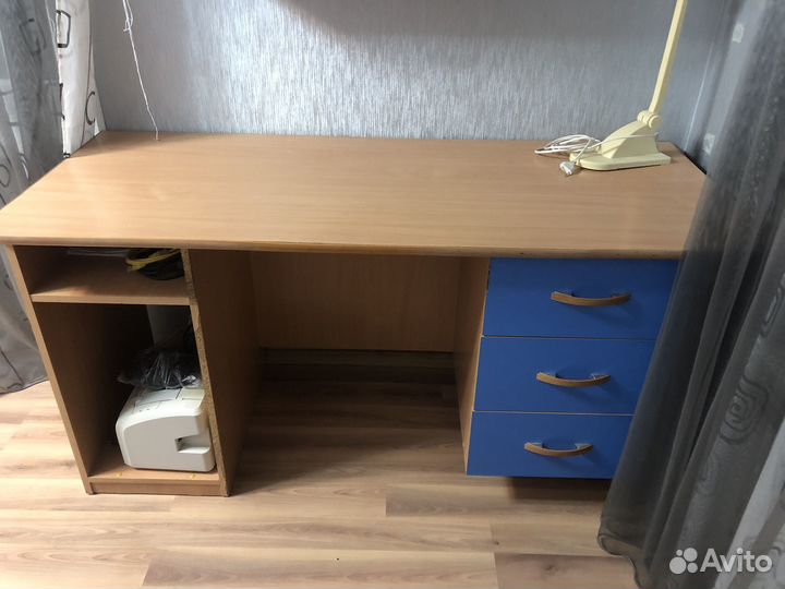 Письменный стол