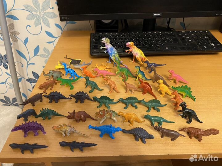 Игрушки из Киндер ссср,Динозавр, и тд