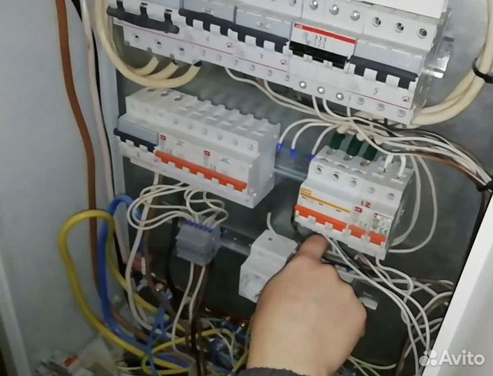 Электрик. Электромонтажник