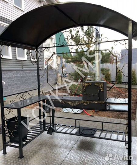 Мангал с крышей