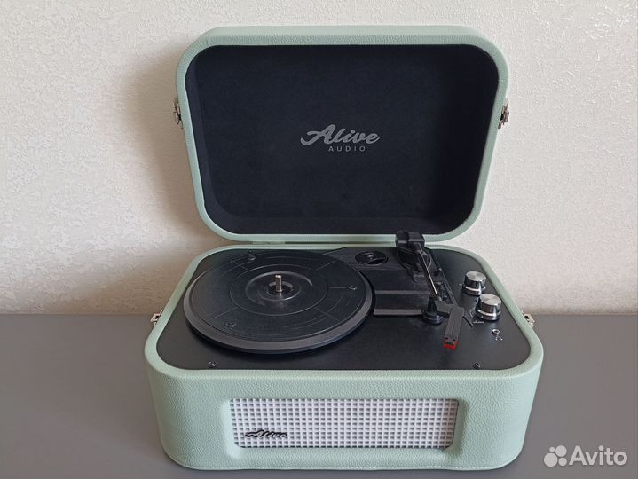 Виниловый проигрыватель Alive Stories