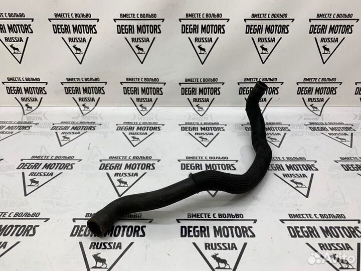 Патрубок радиатора двигателя нижний Volvo XC90 -14
