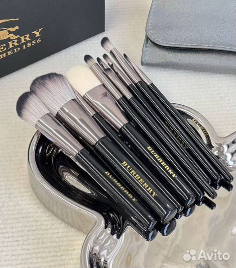 Кисти для макияжа Gucci