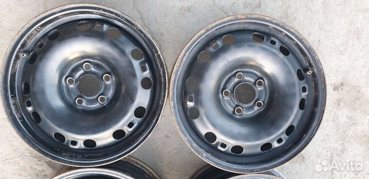 Оригинал колпаки VolksWagen Polo R15 5x100