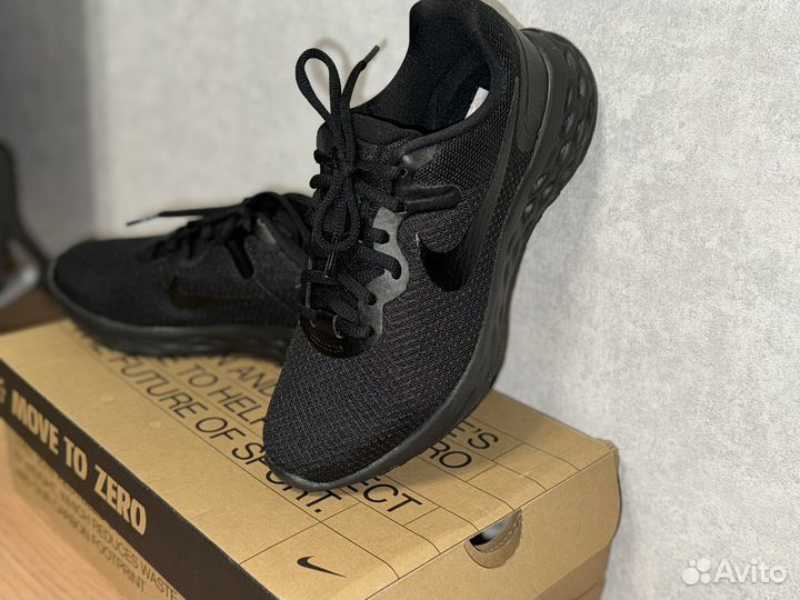 Кроссовки nike новые оригинал 38