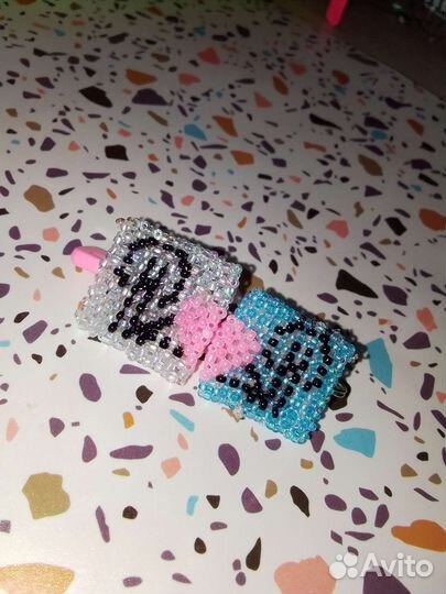 Парные значки из бисера