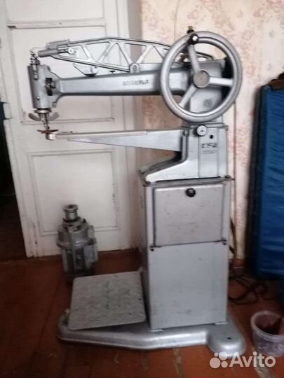 Швейная машина