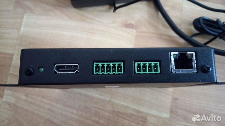 Crestron-DM-RMC-100-C Контроллер приемник