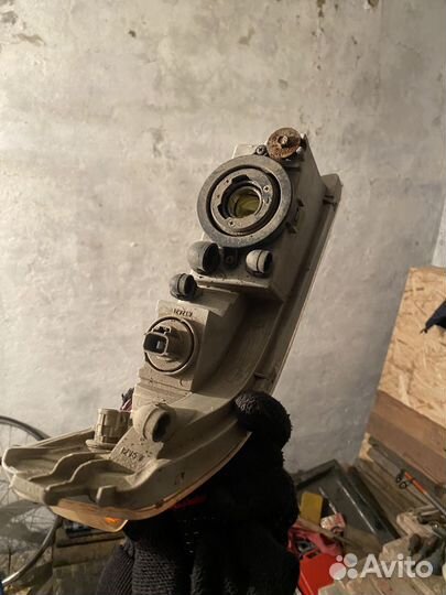 Повторитель поворота в бампер Toyota Crown