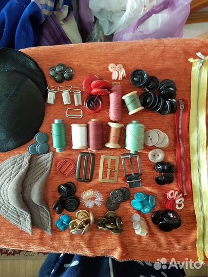 Мега лот пуговиц, пряжек, предметов для рукоделия