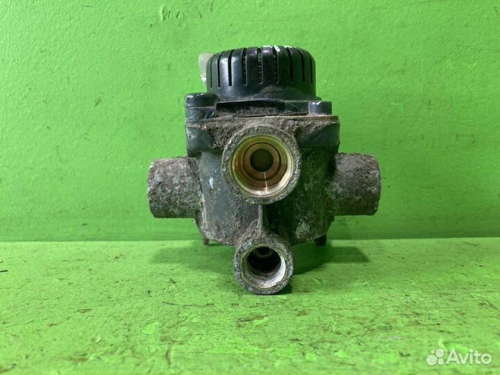 Ускорительный клапан DAF XF105