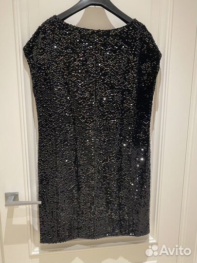 Платье в пайетках М