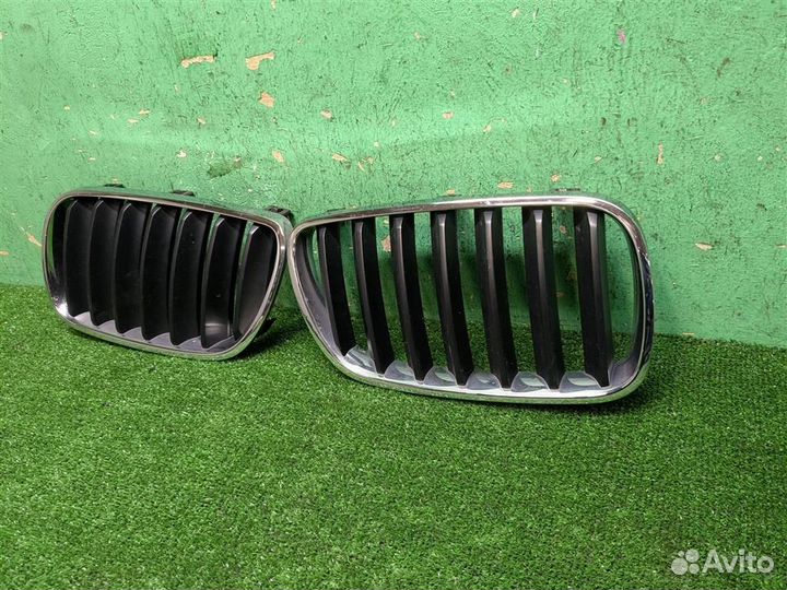 Решетка радиатора (комплект 2 шт) BMW X3 (E83) 20