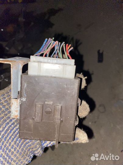 Блок управления стеклоочистителем lexus GS300