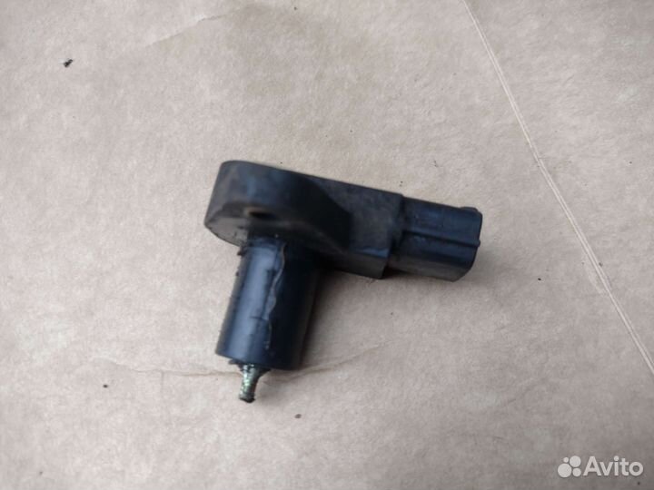 Датчик положения коленвала Nissan Maxima A32