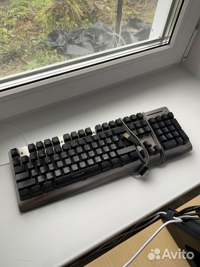 Игровая клавиатура Qumo Unique