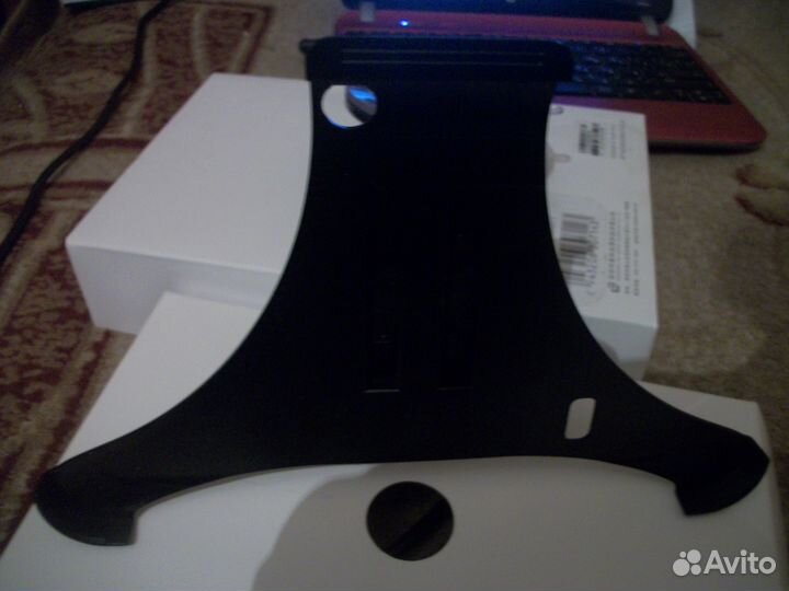 Автомобильный держатель для планшета, навигатора