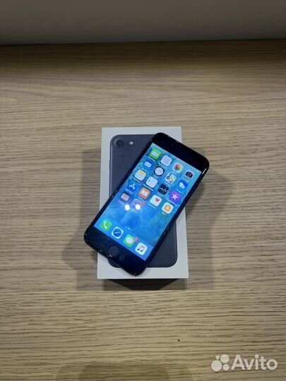 iPhone 7, 32 ГБ