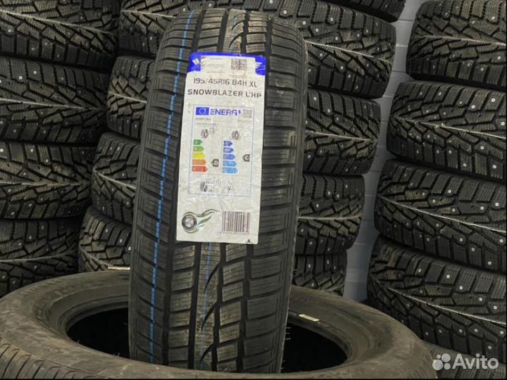 Windforce Snowblazer UHP 195/45 R16 84H