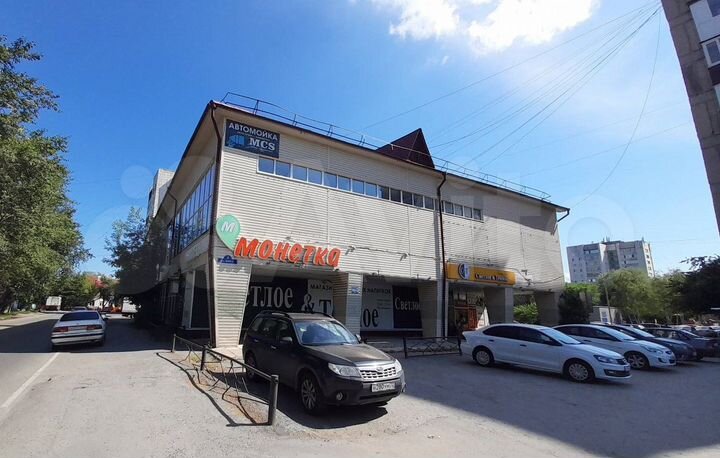 Торговая площадь 678,3 м²