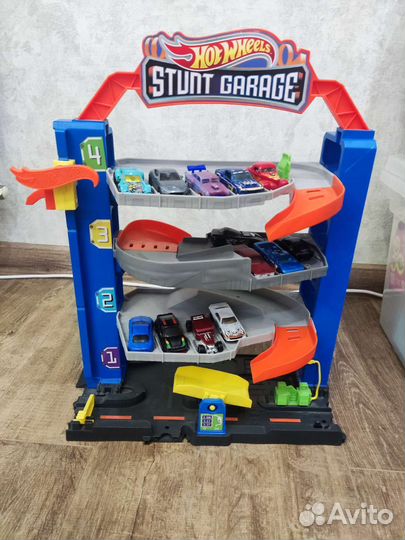 Набор игровой Hot Wheels Сити Трюковой гараж