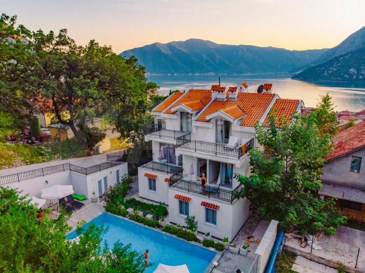 4-к. квартира, 150 м² (Черногория)