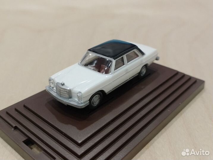 Mercedes-Benz 230.6 (W114) Lang (1973-1976)
