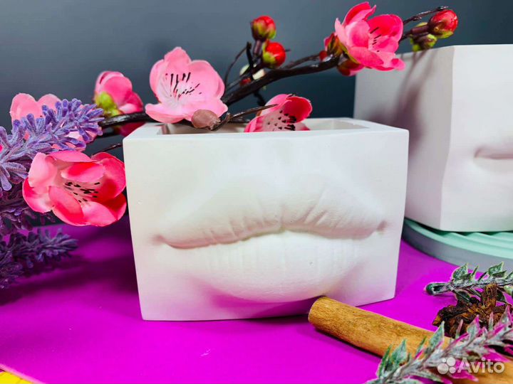 Силиконовая форма молд Губы Джоли ваза гипс бетон