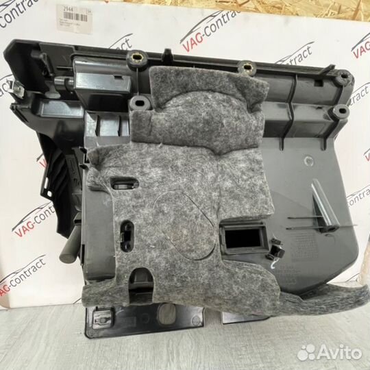 Бардачок Audi A5 2.0 cdnc 2011