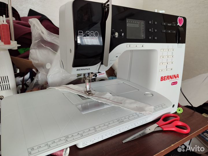 Швейная машинка bernina 380