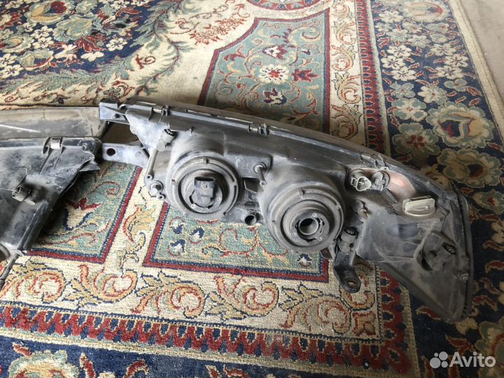 Фара (оригинал) Toyota Windom VCV11 левая и правая