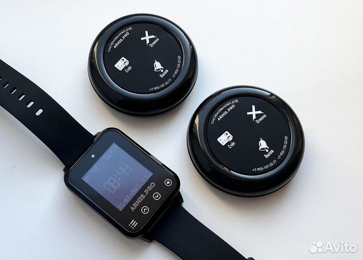 Кнопка вызова официанта и влагозащищенные часы