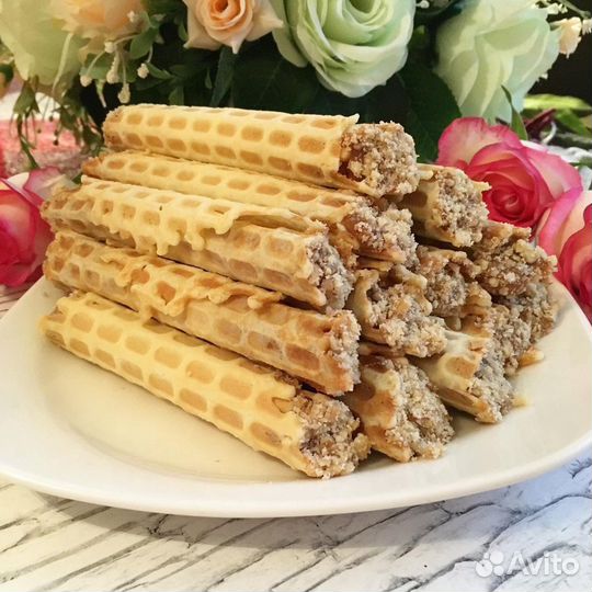 Орешки и трубочки со сгущенкой и грецким орехом