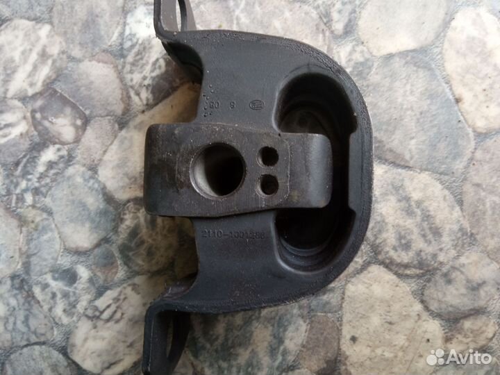 Задняя опора двигателя ваз 2110