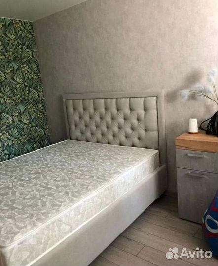Кровать с молдингом