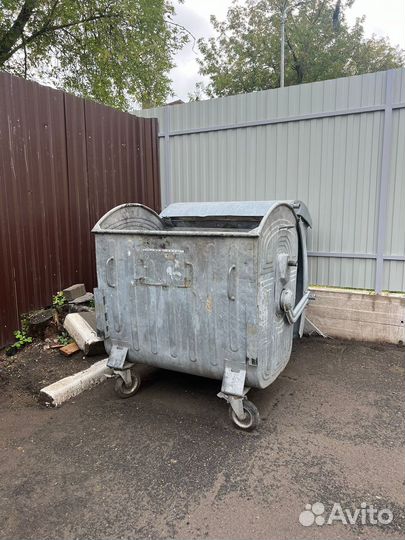 Мусорный контейнер 1100 металлический