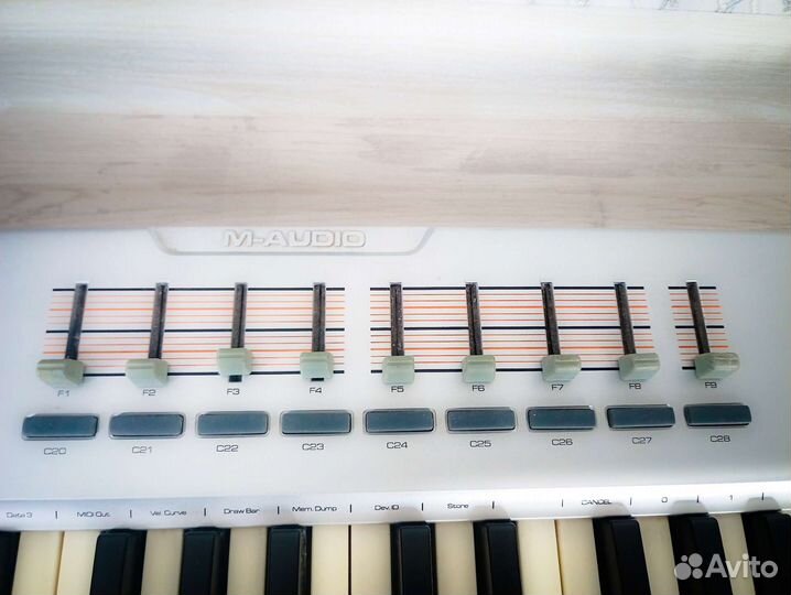 Миди клавиатура Oxygen 49 m-audio