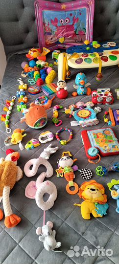 Развивающие игрушки пакетом с рождения до двух лет