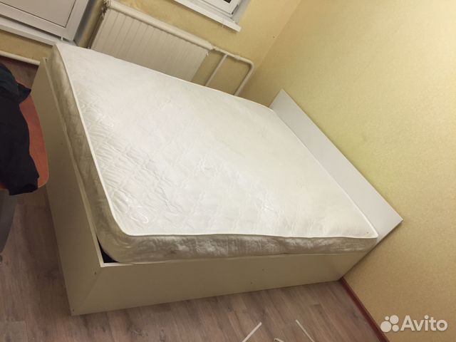 Кровать с матрасом