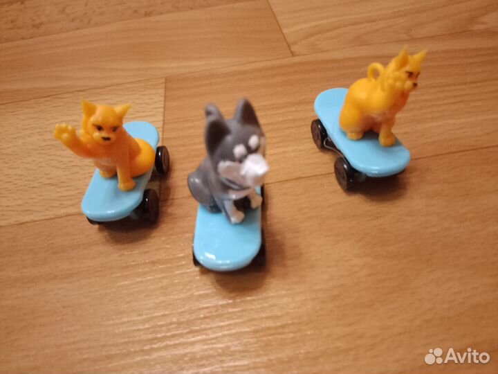 Игрушки лента скейтеры