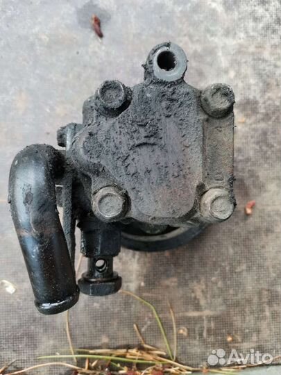 Насос гур D4CB 145л.с Sorento 1