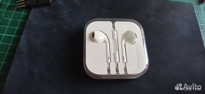 Наушники Apple