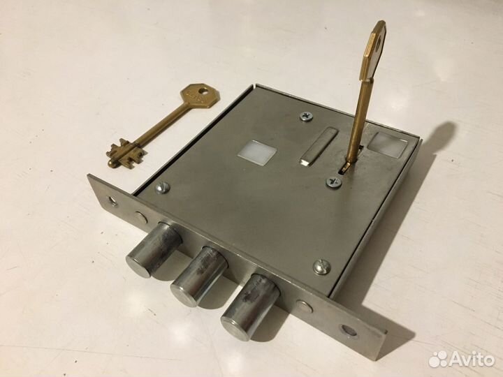 Замок внутренний