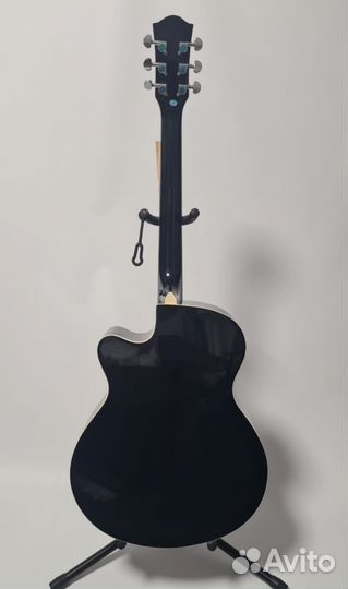 Акустическая гитара полноразмерная