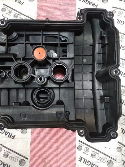 Клапанная крышка Citroen C4 1